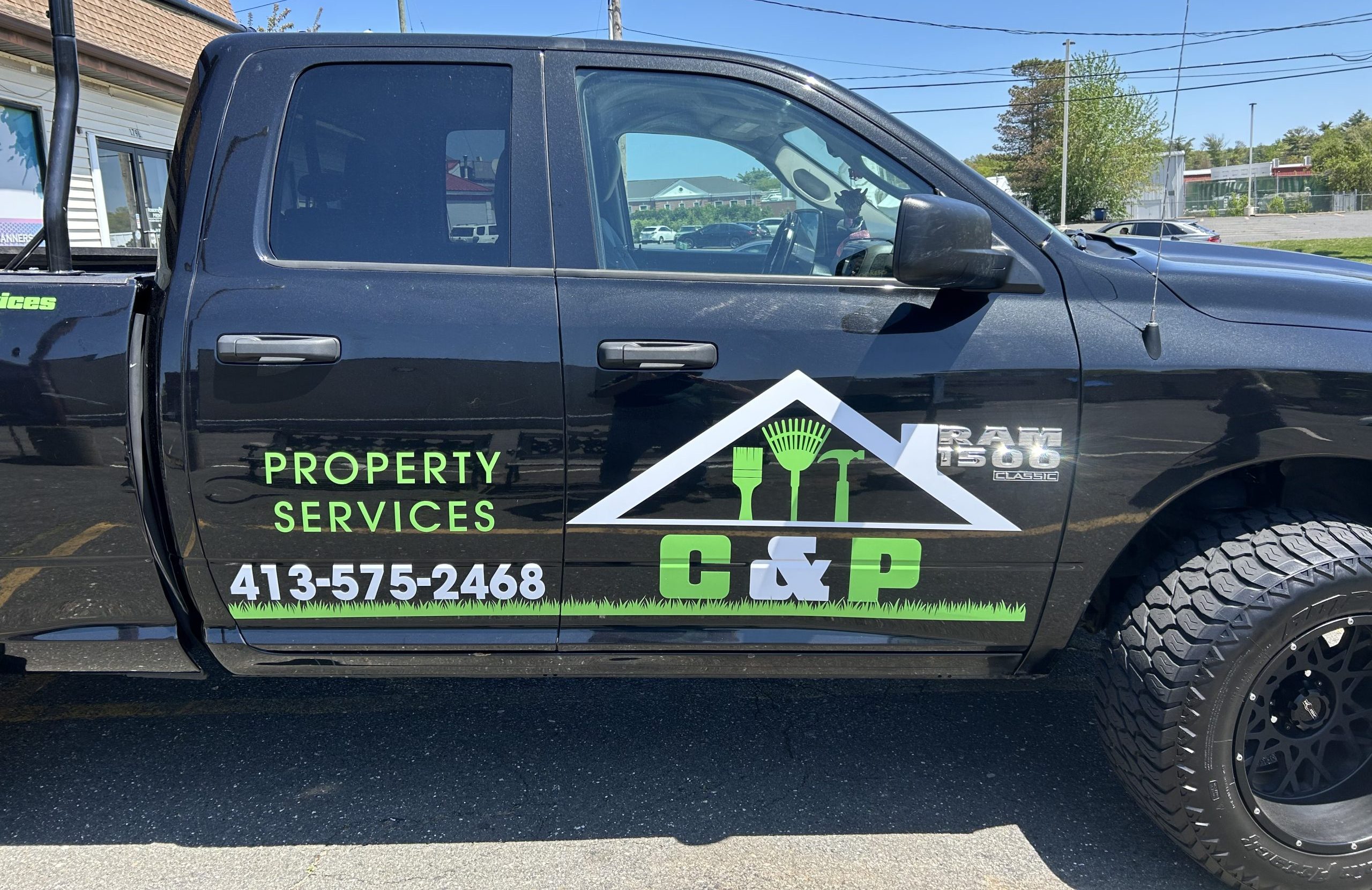 C&PTruckCloseUpL